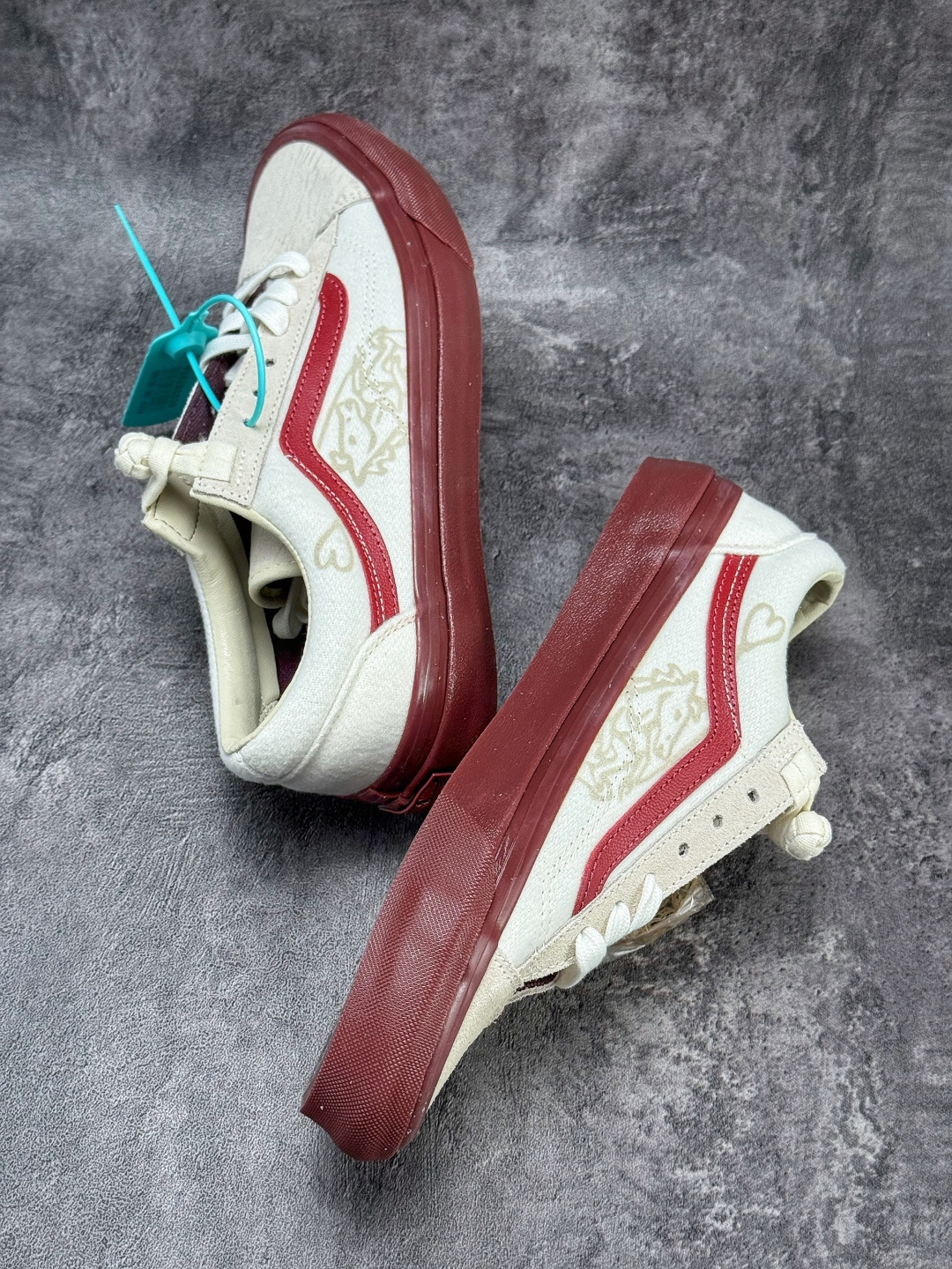正确版出货了 Vans x Bolin LX OLD SKOOL 36 马年生肖限定 这水墨风骏马 VN000EJUHRWYK
