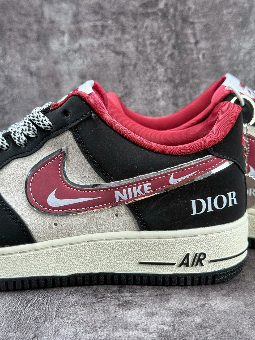 Nike Air Force 1 Low 07 x DIOR 黑灰红小勾满天星 SY1388-029-High Quatity Cheap Brand wholesale wholesaler seller Clothes Bags handbags Sneakers Top Fashion Clothing Shoes from China Factory Chinese suppliers best Quality Beautiful Price Nike Air Force 1 Low 07 x DIOR 黑灰红小勾满天星 SY1388-029