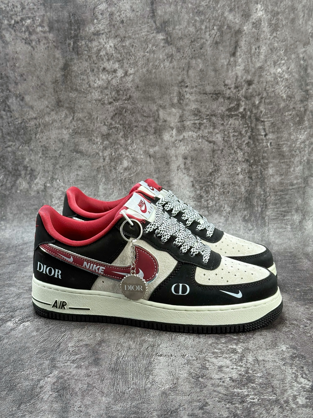 Nike Air Force 1 Low 07 x DIOR 黑灰红小勾满天星 SY1388-029-High Quatity Cheap Brand wholesale wholesaler seller Clothes Bags handbags Sneakers Top Fashion Clothing Shoes from China Factory Chinese suppliers best Quality Beautiful Price Nike Air Force 1 Low 07 x DIOR 黑灰红小勾满天星 SY1388-029