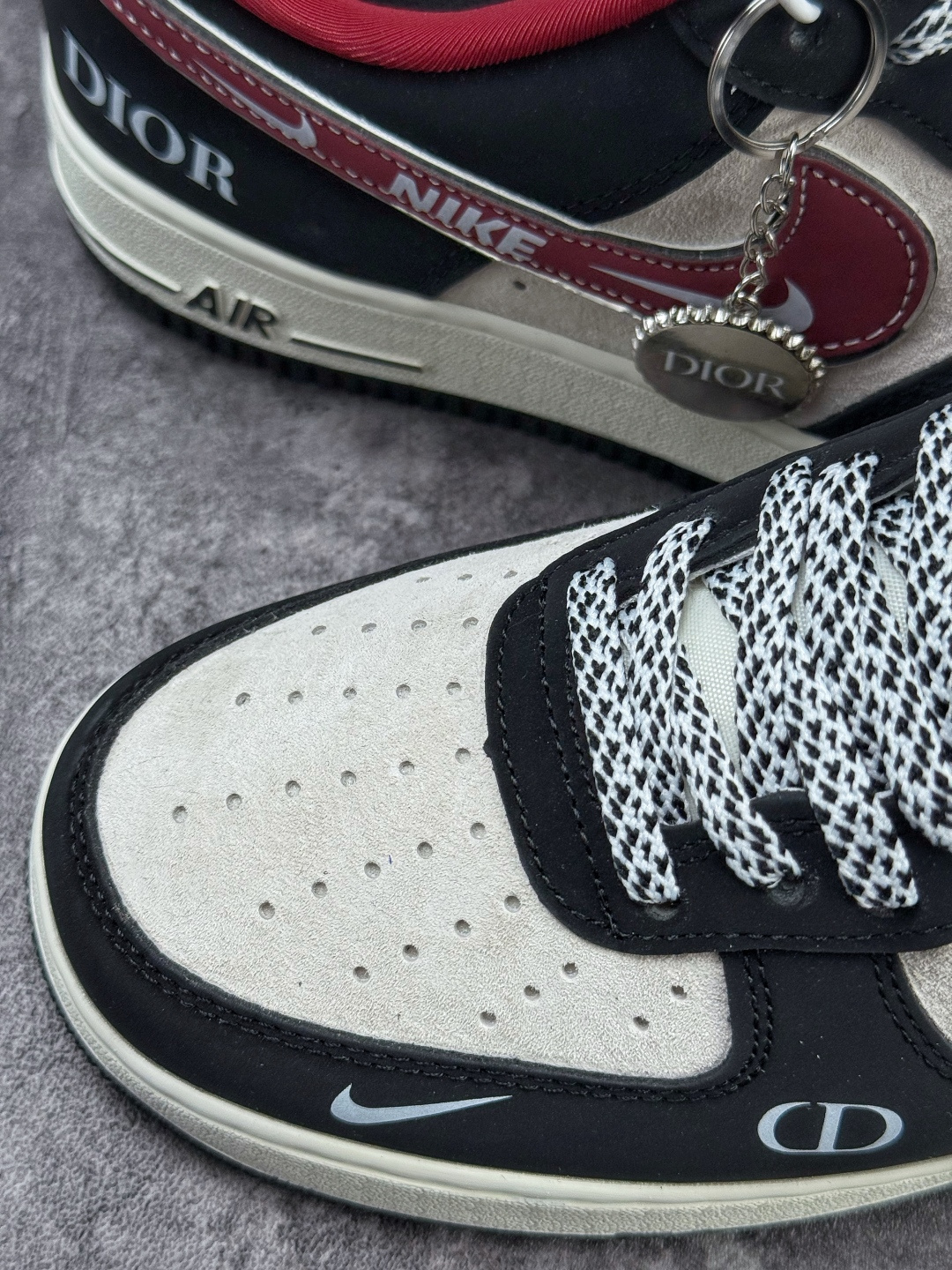 Nike Air Force 1 Low 07 x DIOR 黑灰红小勾满天星 SY1388-029-High Quatity Cheap Brand wholesale wholesaler seller Clothes Bags handbags Sneakers Top Fashion Clothing Shoes from China Factory Chinese suppliers best Quality Beautiful Price Nike Air Force 1 Low 07 x DIOR 黑灰红小勾满天星 SY1388-029