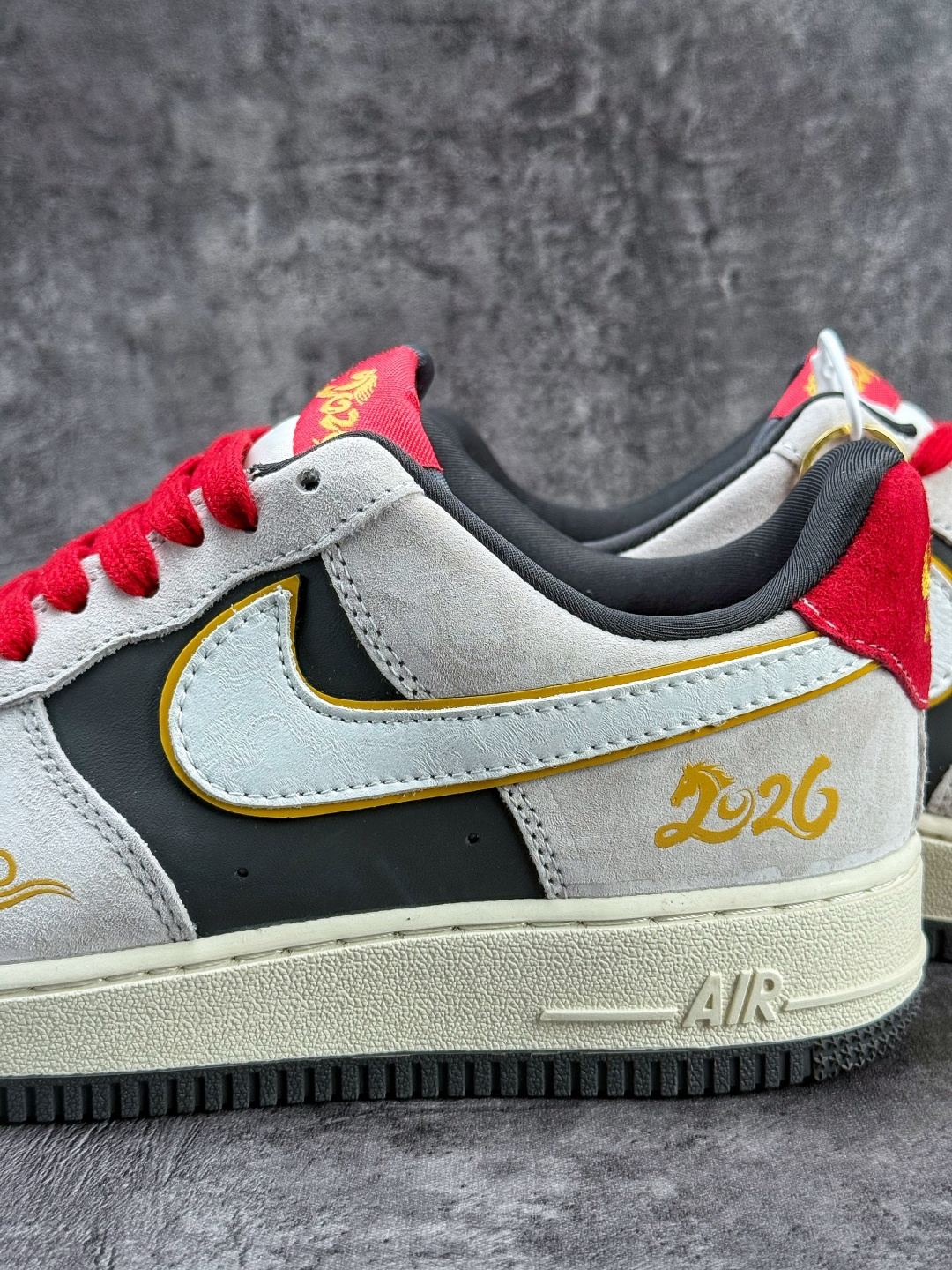 Nike Air Force 1 Low 07 马年限定 灰白红 KD1688-006