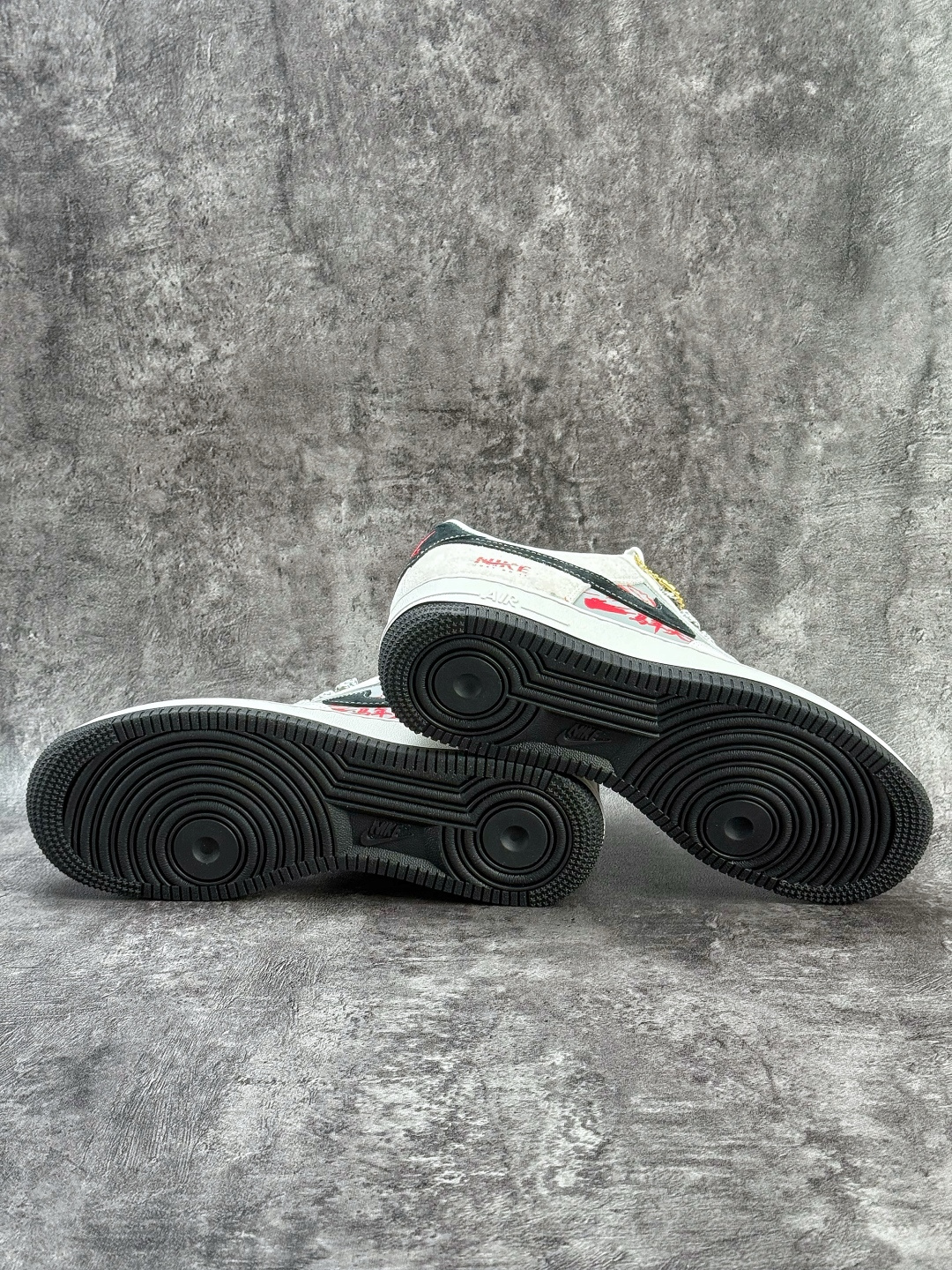 Nike Air Force 1 Low 07 马年限定 白灰黑小勾满天星 JP2026-135