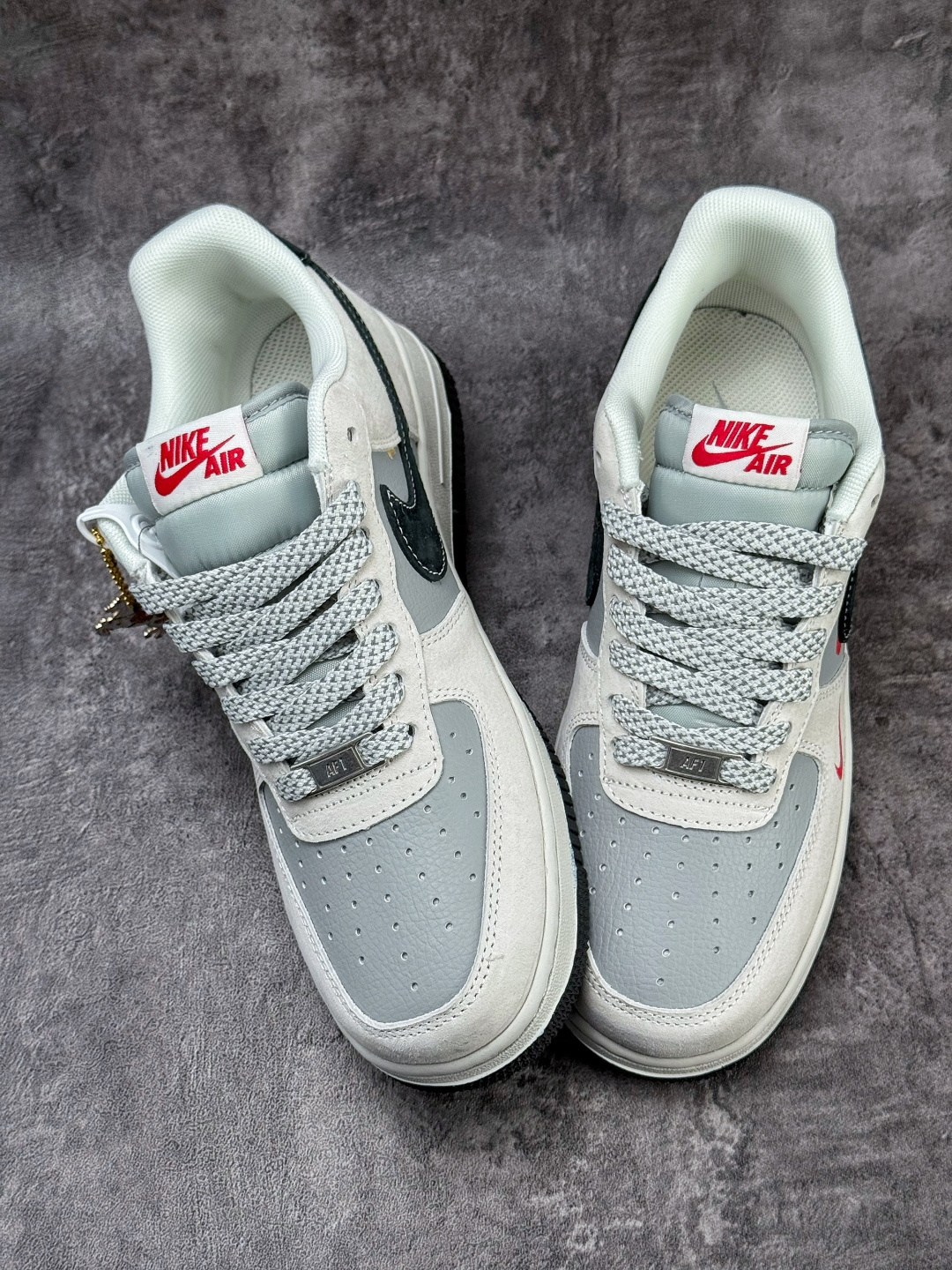 Nike Air Force 1 Low 07 马年限定 白灰黑小勾满天星 JP2026-135