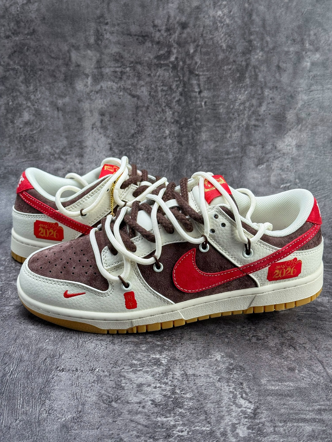 Nike SB Dunk Low 马年限定 白棕红小勾 YX5066-C66