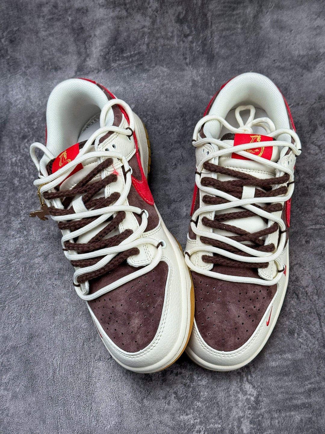 Nike SB Dunk Low 马年限定 白棕红小勾 YX5066-C66
