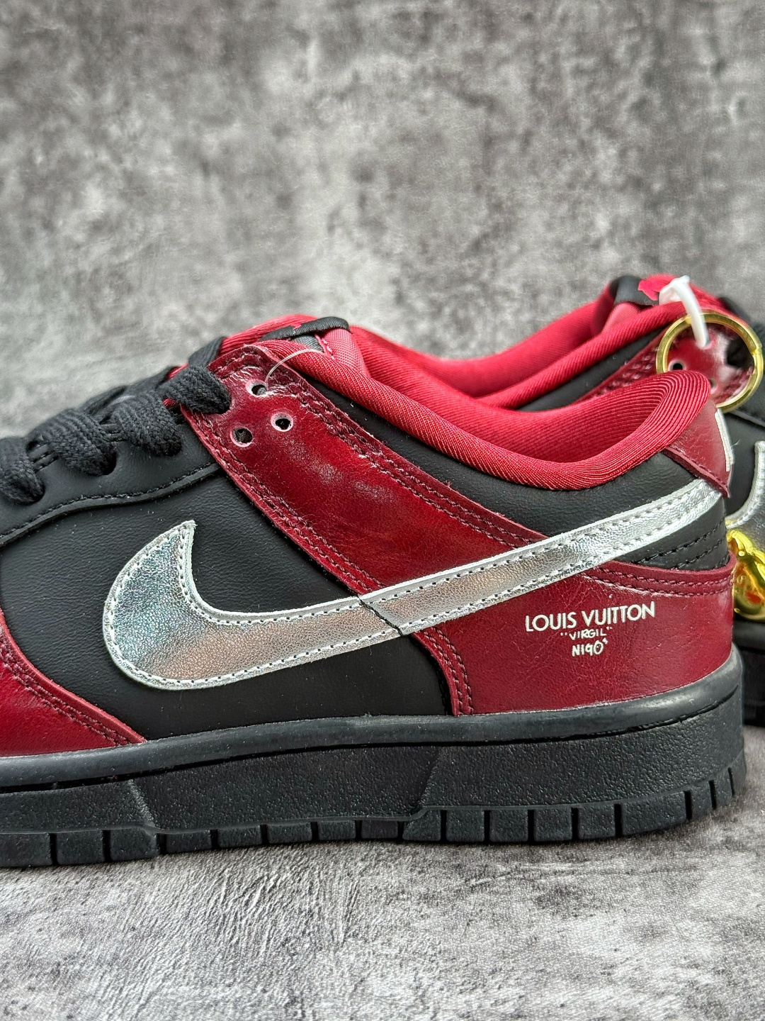 Nike SB Dunk Low 马年限定 x Louis Vuitton 红黑银 SG6688-007