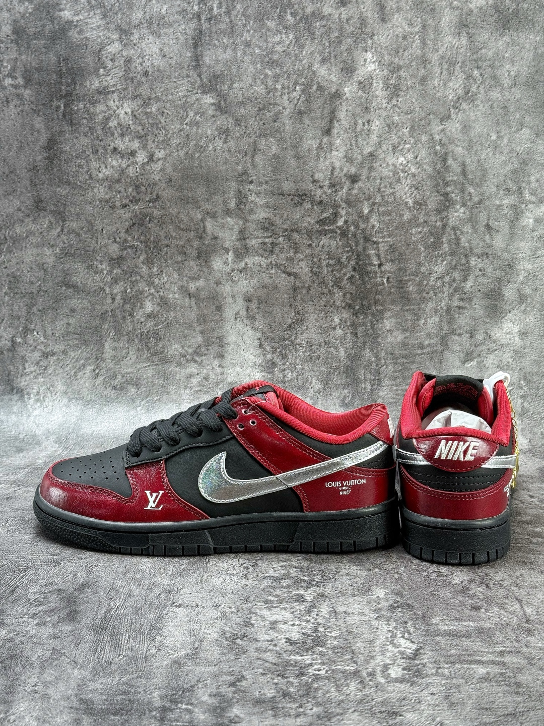 Nike SB Dunk Low 马年限定 x Louis Vuitton 红黑银 SG6688-007