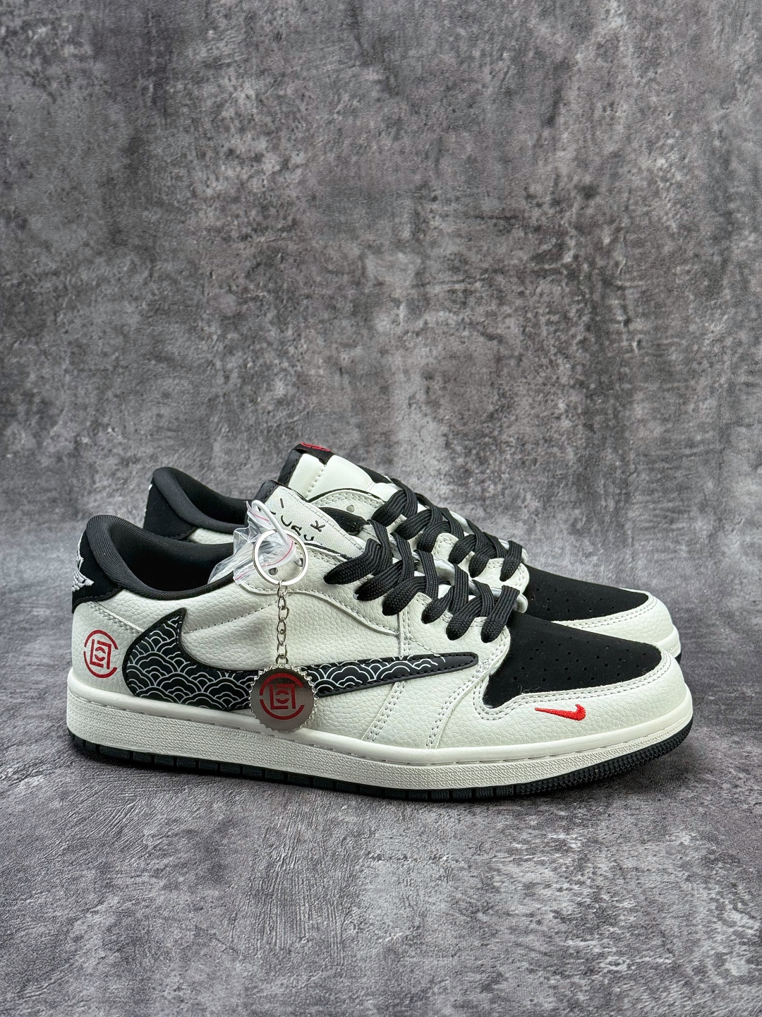 Travis Scott x Nike Air Jordan 1 Low 马年限定 Air Jordan 1 Low 反转白黑小勾倒钩 纯原版本 JW1188-171