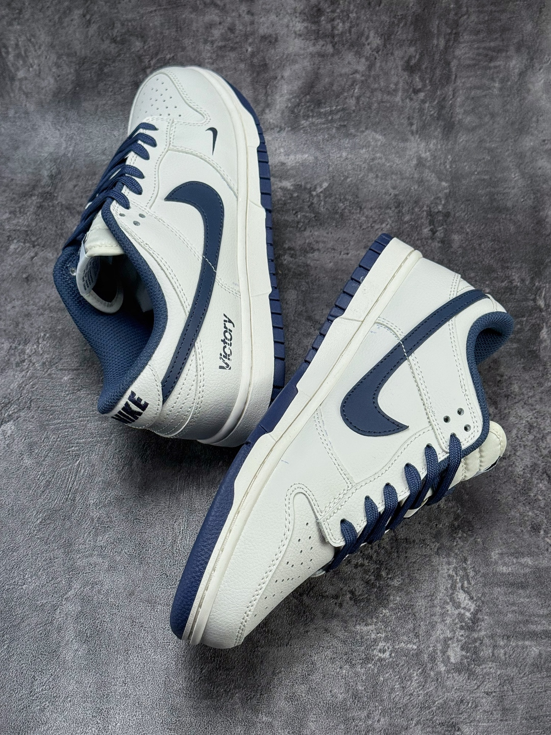 Nike SB Dunk Low 白蓝小勾 WB0620-116