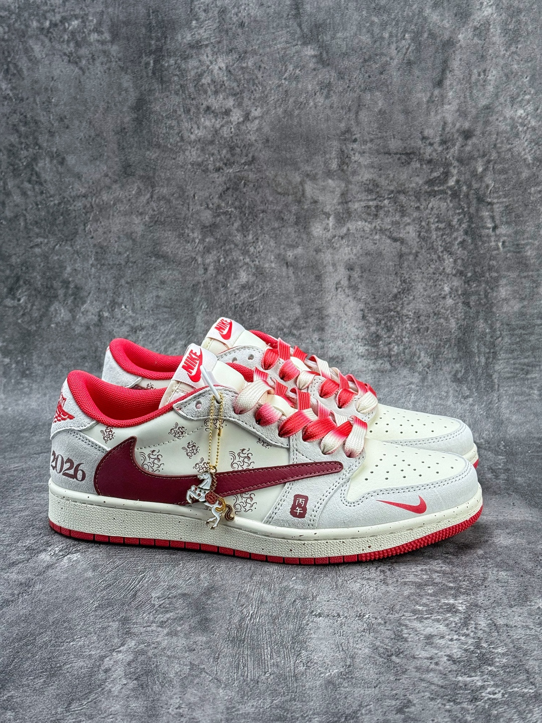 Travis Scott x Nike Air Jordan 1 Low 马年限定 Air Jordan 1 Low 反转灰白红小勾倒钩 纯原版本 YX5066-413