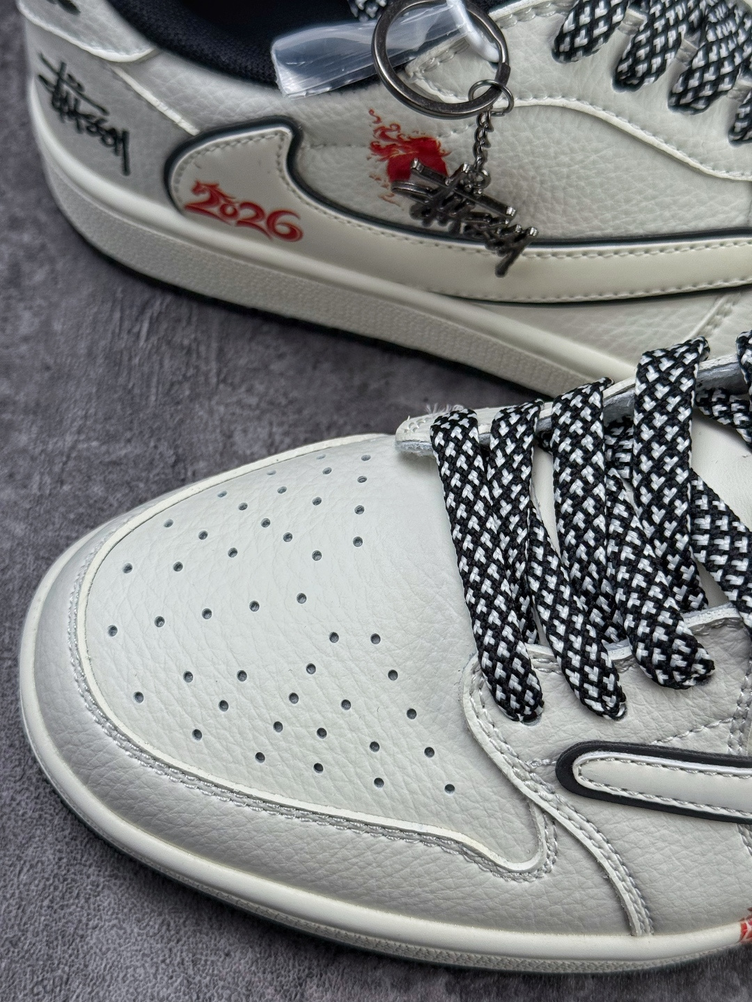 Travis Scott x Nike Air Jordan 1 Low x Stussy 马年限定 Air Jordan 1 Low 反转白黑满天星倒钩 纯原版本 CS5288-703