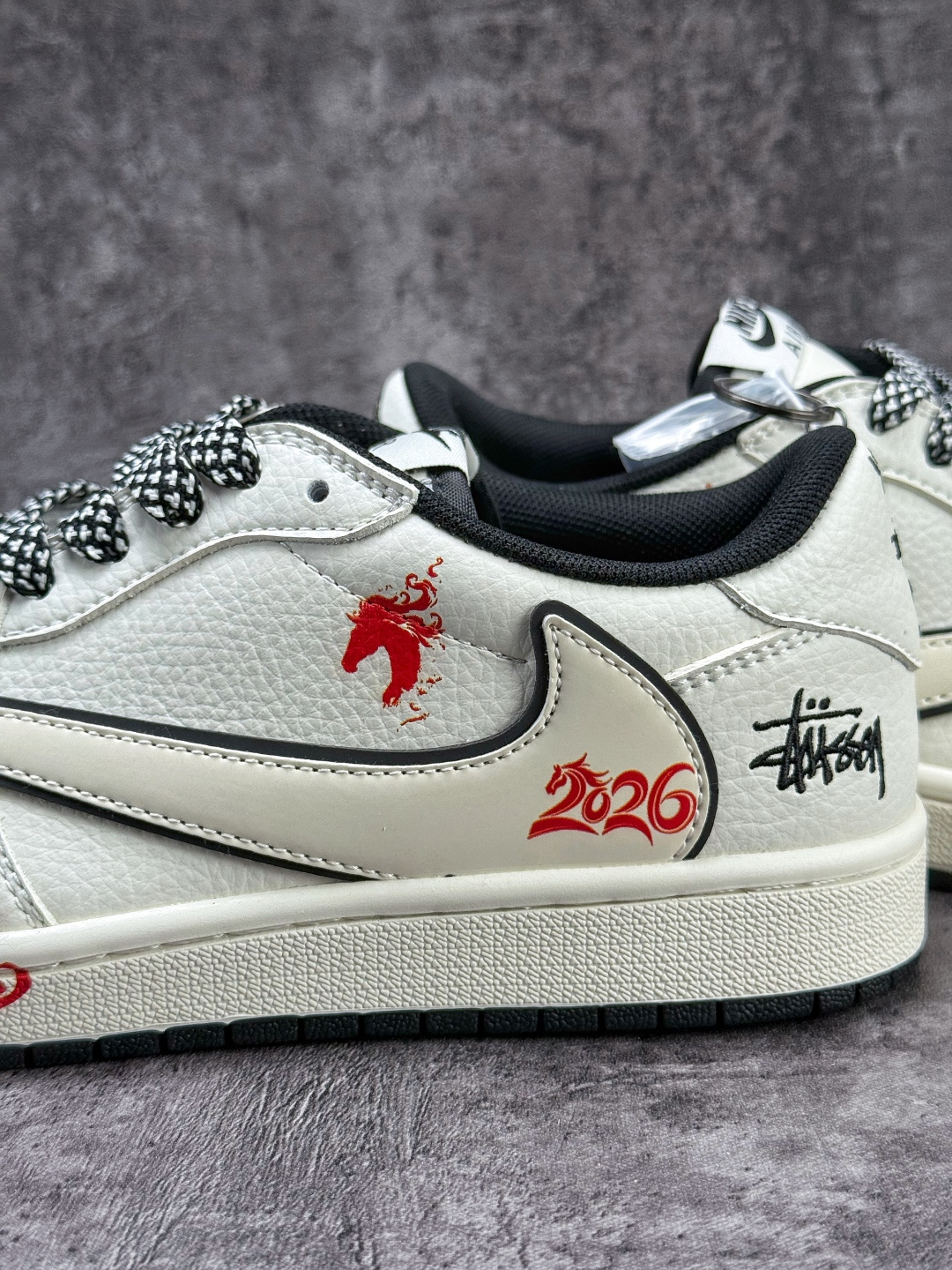 Travis Scott x Nike Air Jordan 1 Low x Stussy 马年限定 Air Jordan 1 Low 反转白黑满天星倒钩 纯原版本 CS5288-703
