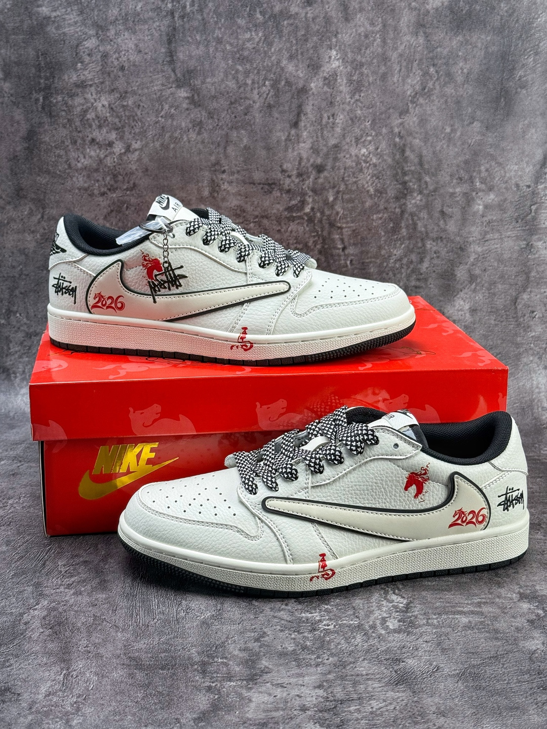 Travis Scott x Nike Air Jordan 1 Low x Stussy 马年限定 Air Jordan 1 Low 反转白黑满天星倒钩 纯原版本 CS5288-703