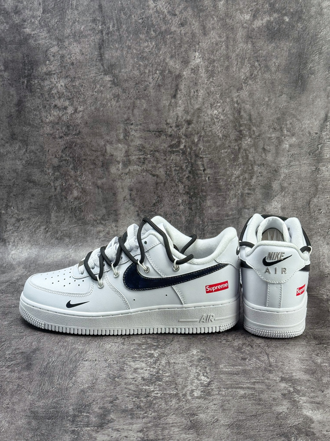 Nike Air Force 1 Low 07 x Superme 白黑小勾绑带 UP1668-595-Top High Quatity Cheap Sneakers Fashion Clothing Clothes Bags handbags Shoes of all Brand wholesale With The best Quality And Beautiful Price from China Factory Chinese suppliers wholesaler seller Nike Air Force 1 Low 07 x Superme 白黑小勾绑带 UP1668-595