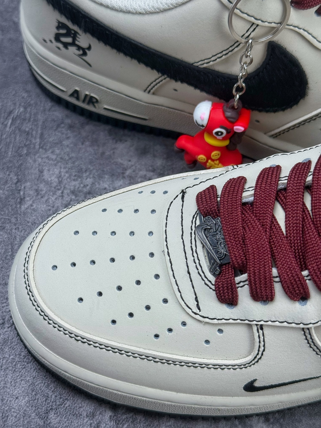 Nike Air Force 1 Low 07 马年限定 白黑红小勾 IB4607-171-High Quatity Cheap Brand wholesale wholesaler seller Clothes Bags handbags Sneakers Top Fashion Clothing Shoes from China Factory Chinese suppliers best Quality Beautiful Price Nike Air Force 1 Low 07 马年限定 白黑红小勾 IB4607-171