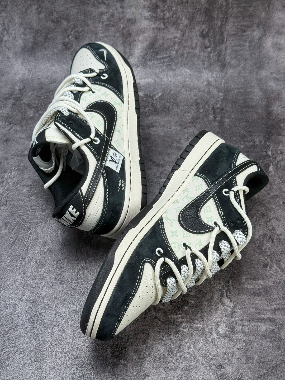 Nike SB Dunk Low x Louis Vuitton 黑白小勾满天星 YX5066-396