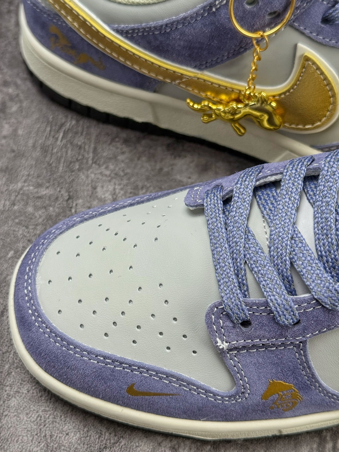Nike SB Dunk Low 马年限定 紫白小勾 DN3168-022