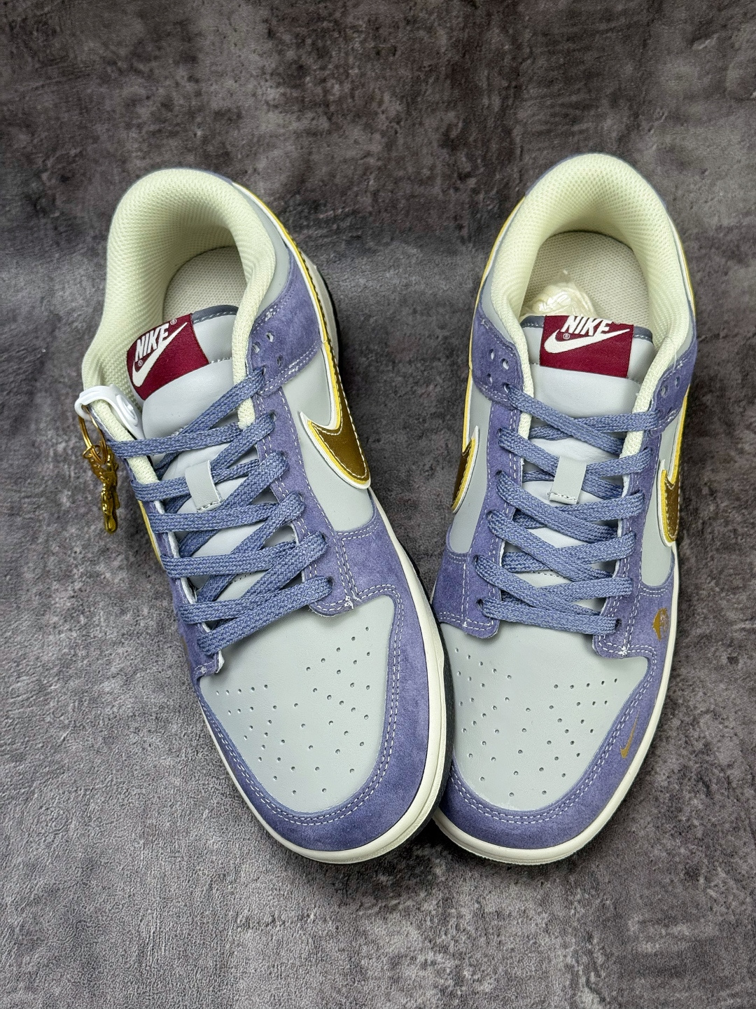 Nike SB Dunk Low 马年限定 紫白小勾 DN3168-022