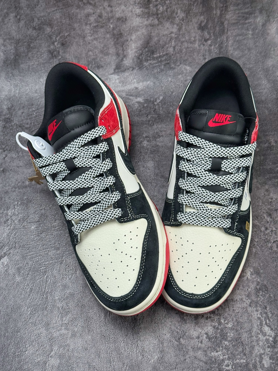 Nike SB Dunk Low 马年限定 黑白红满天星 YX5066-403