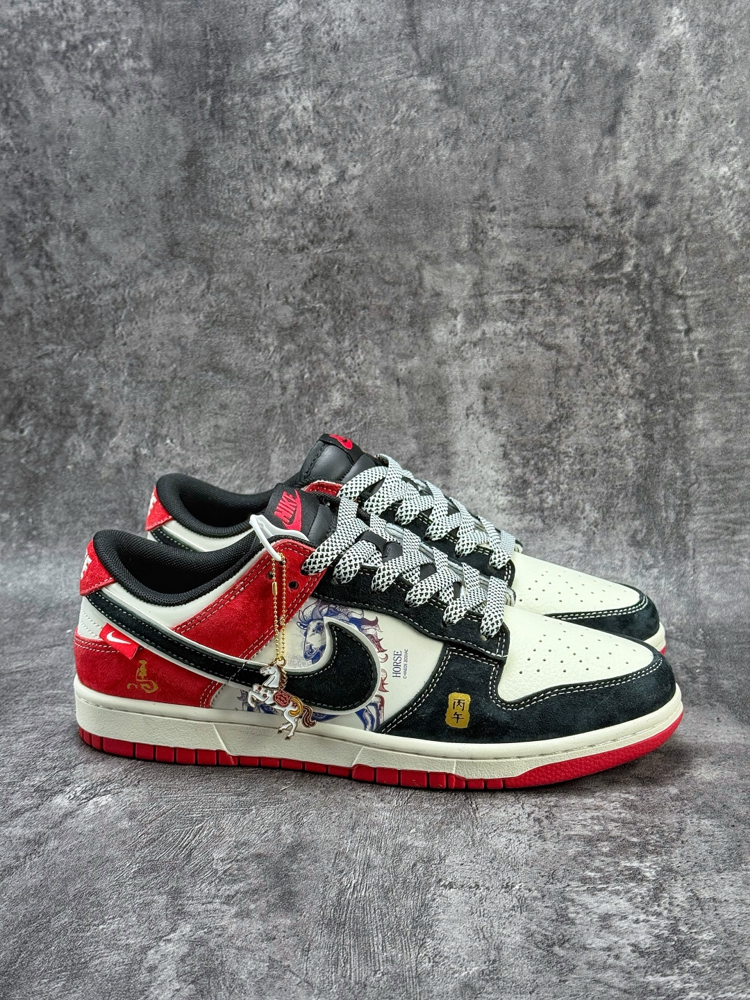 Nike SB Dunk Low 马年限定 黑白红满天星 YX5066-403