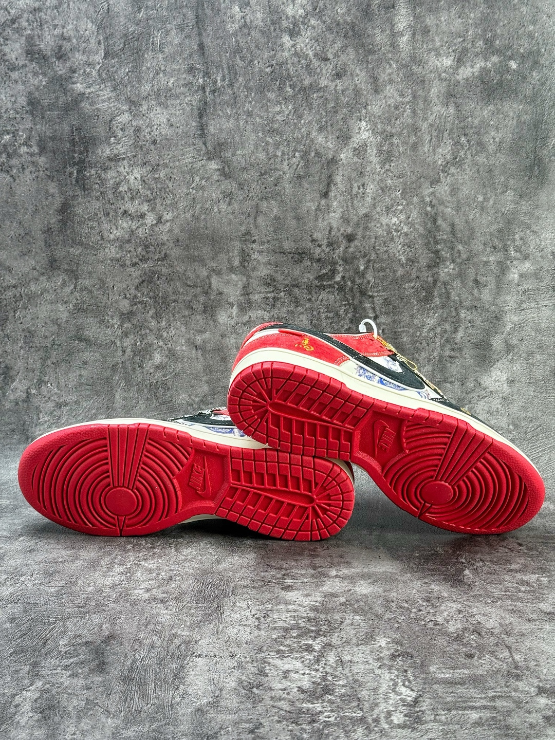 Nike SB Dunk Low 马年限定 黑白红满天星 YX5066-403