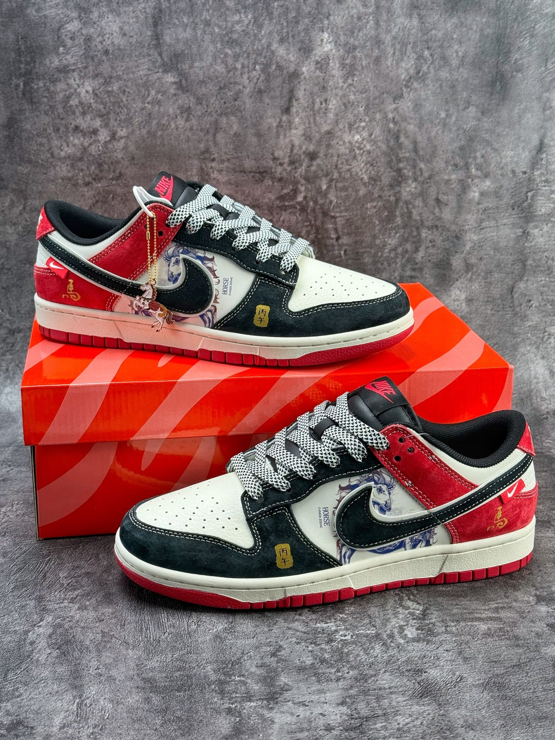 Nike SB Dunk Low 马年限定 黑白红满天星 YX5066-403