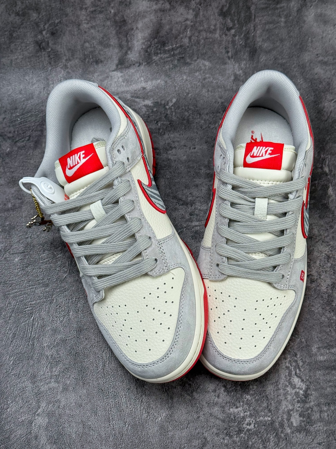 Nike SB Dunk Low 马年限定 灰白双小勾 纯原大厂出品 LX1988-820