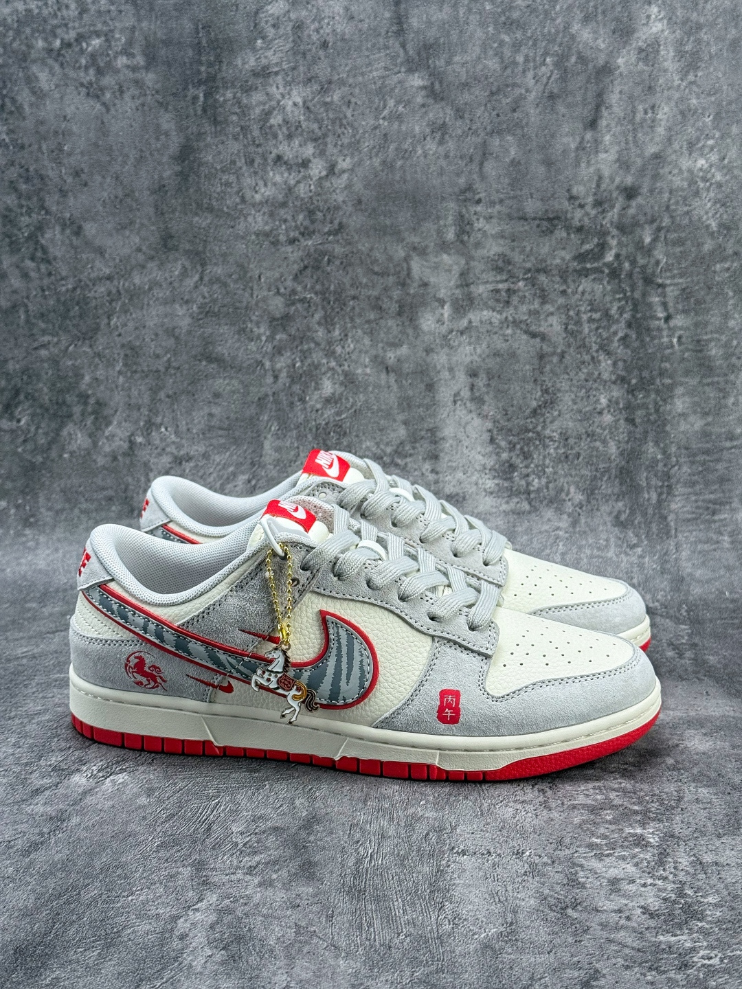 Nike SB Dunk Low 马年限定 灰白双小勾 纯原大厂出品 LX1988-820