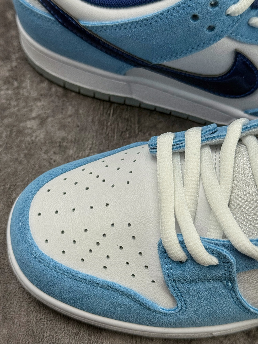 NIKE SB Dunk Low PRO 蓝白 BP0508-038