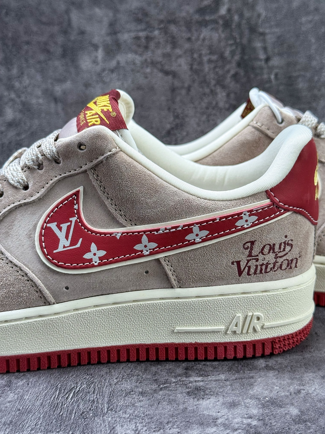 Nike Air Force 1 Low 07 x Louis Vuitton 棕红 KL1688-002