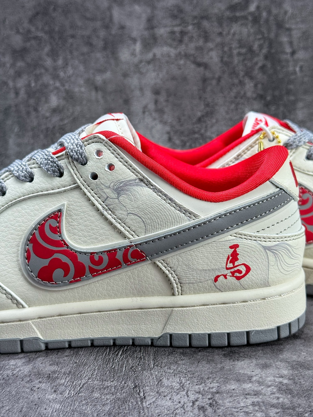 Nike SB Dunk Low 马年限定 白灰红满天星 YX5066-417