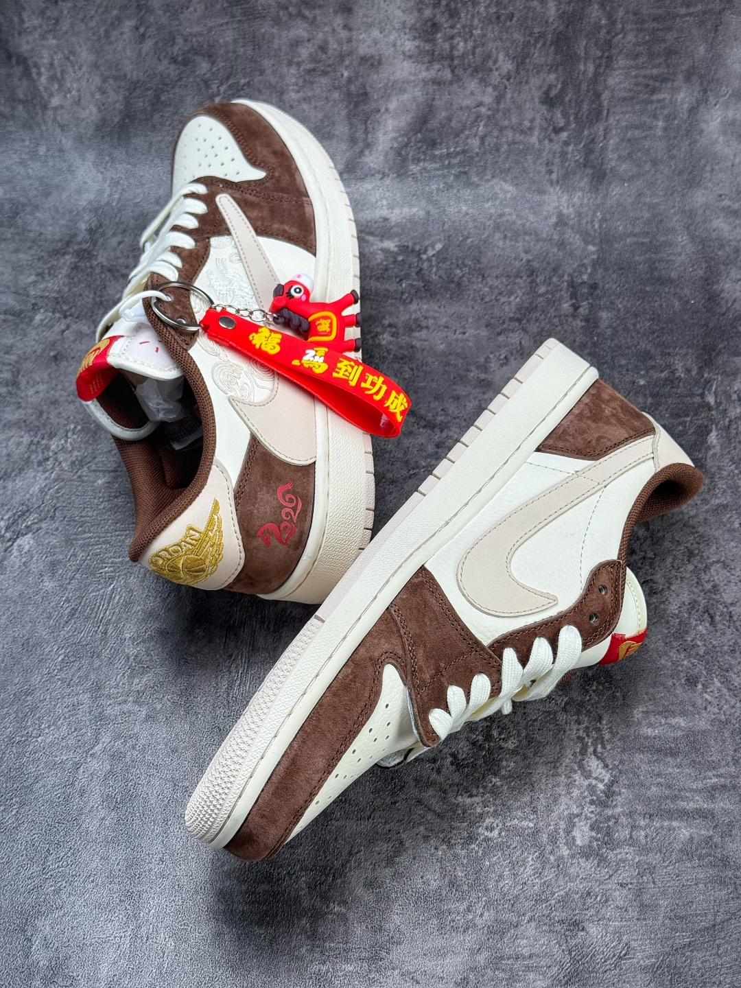 Travis Scott x Nike Air Jordan 1 Low 马年限定 Air Jordan 1 Low 反转棕白倒钩 纯原版本 SD6868-141