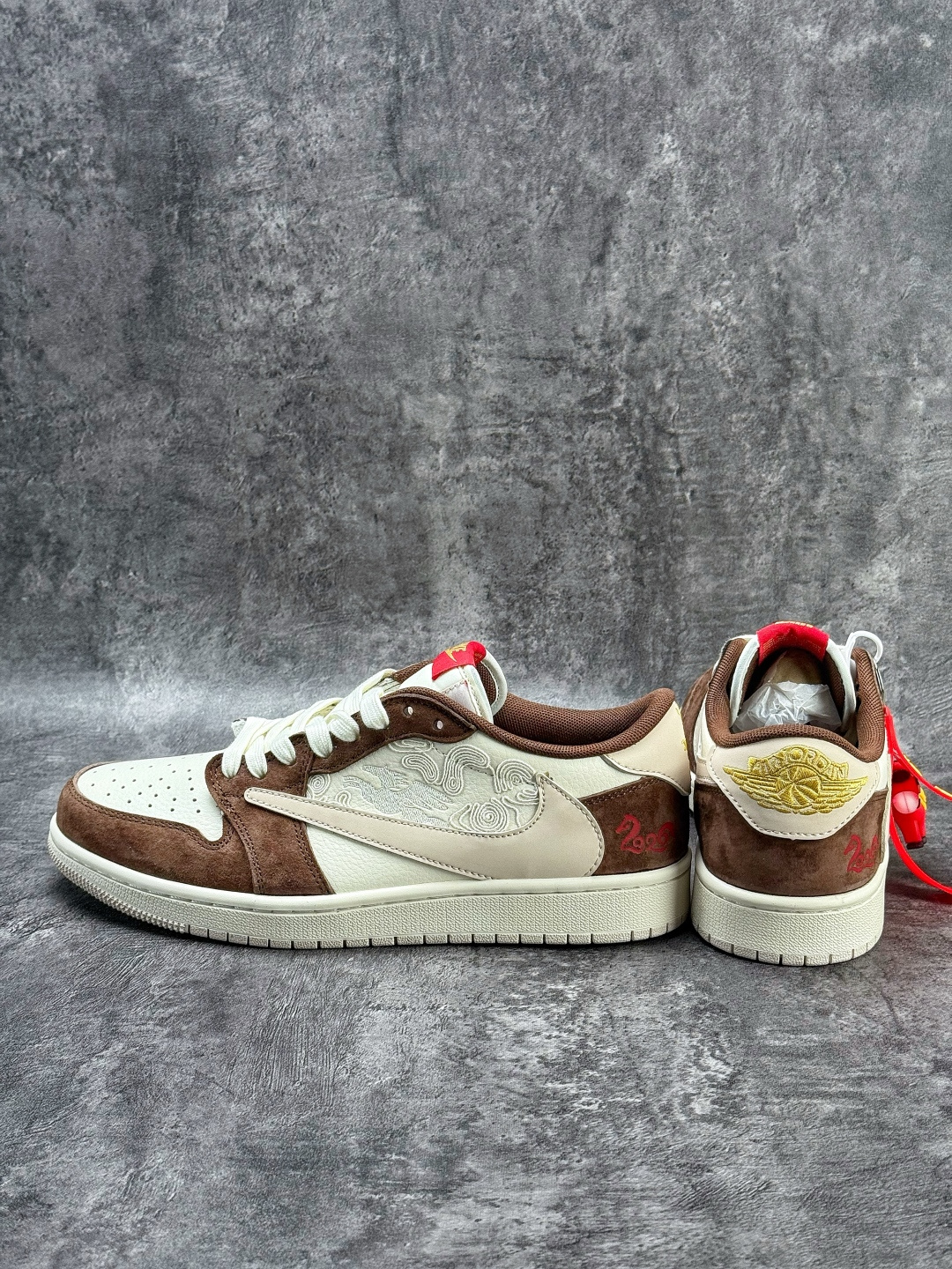 Travis Scott x Nike Air Jordan 1 Low 马年限定 Air Jordan 1 Low 反转棕白倒钩 纯原版本 SD6868-141
