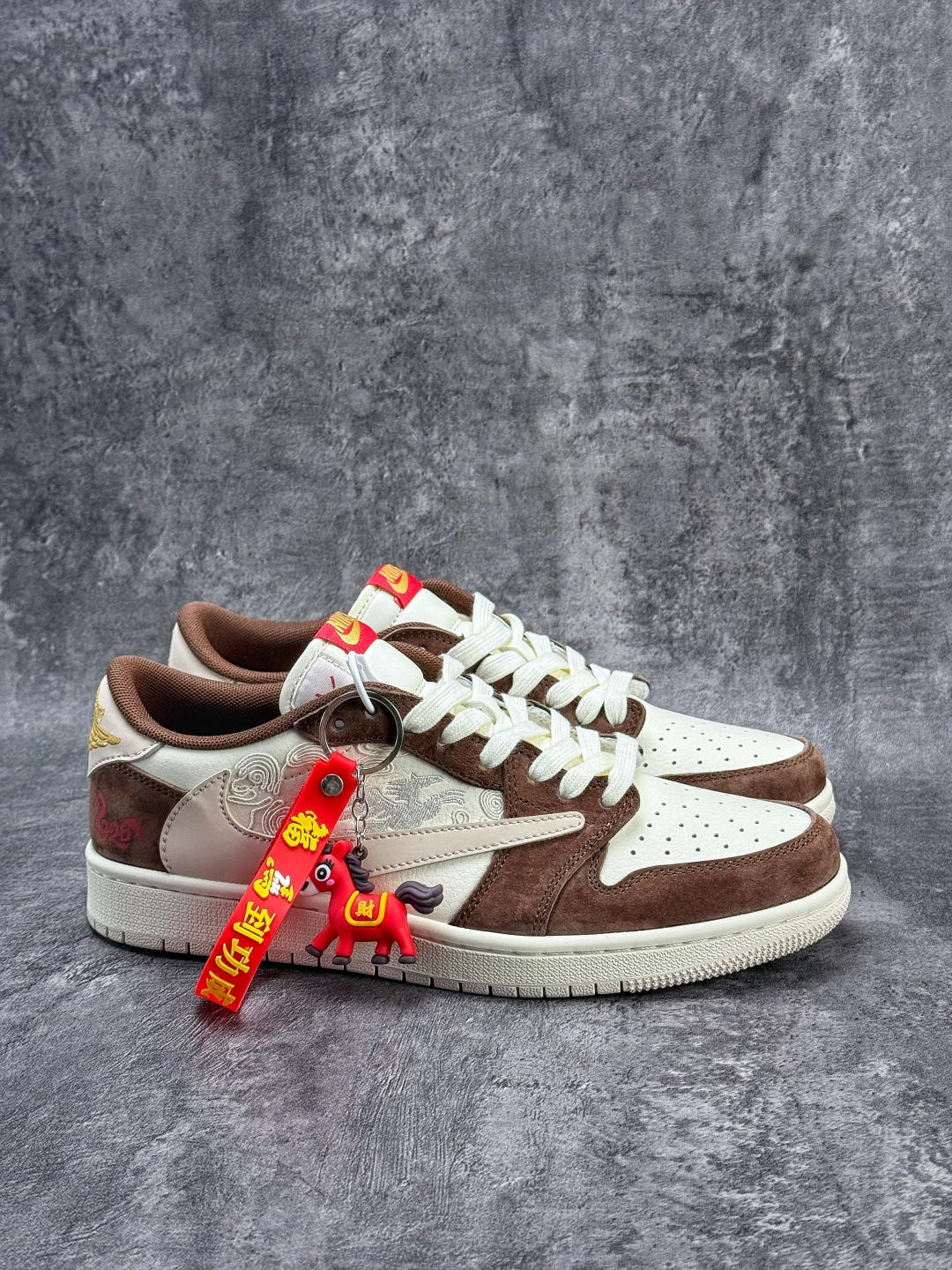 Travis Scott x Nike Air Jordan 1 Low 马年限定 Air Jordan 1 Low 反转棕白倒钩 纯原版本 SD6868-141