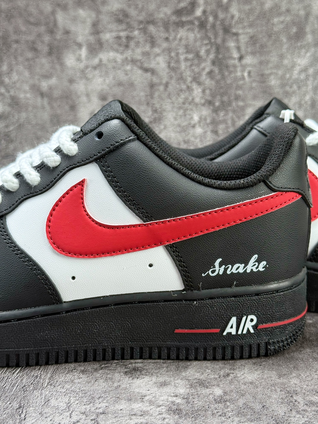 Nike Air Force 1 Low 07 黑白红 ZH0316-155-Top High Quatity Cheap Sneakers Fashion Clothing Clothes Bags handbags Shoes of all Brand wholesale With The best Quality And Beautiful Price from China Factory Chinese suppliers wholesaler seller Nike Air Force 1 Low 07 黑白红 ZH0316-155