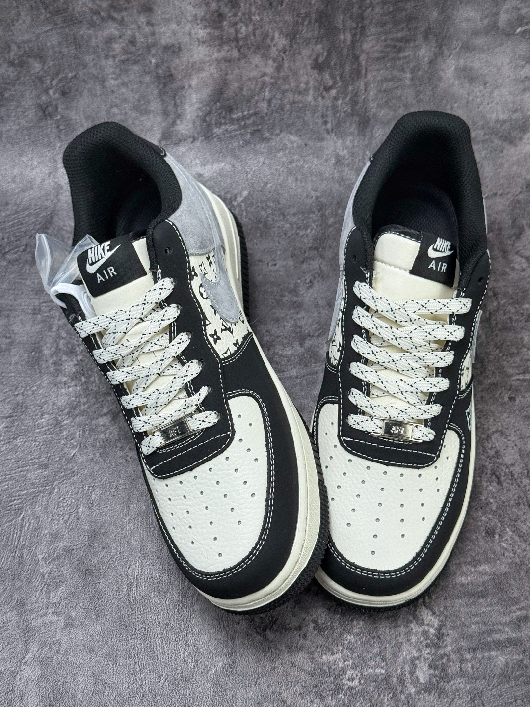 Nike Air Force 1 Low 07 x Louis Vuitton 黑白灰 KG6699-F28