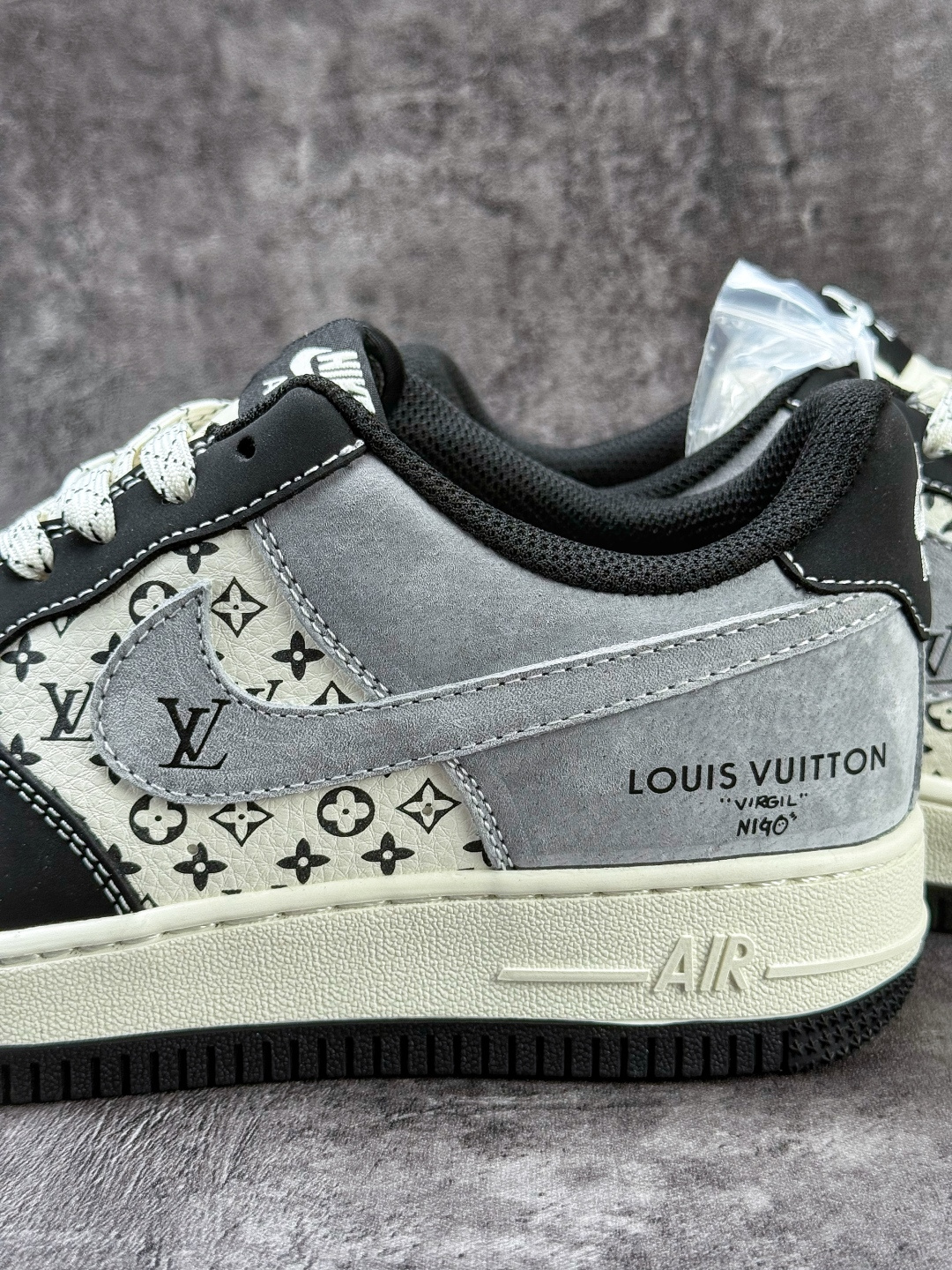 Nike Air Force 1 Low 07 x Louis Vuitton 黑白灰 KG6699-F28