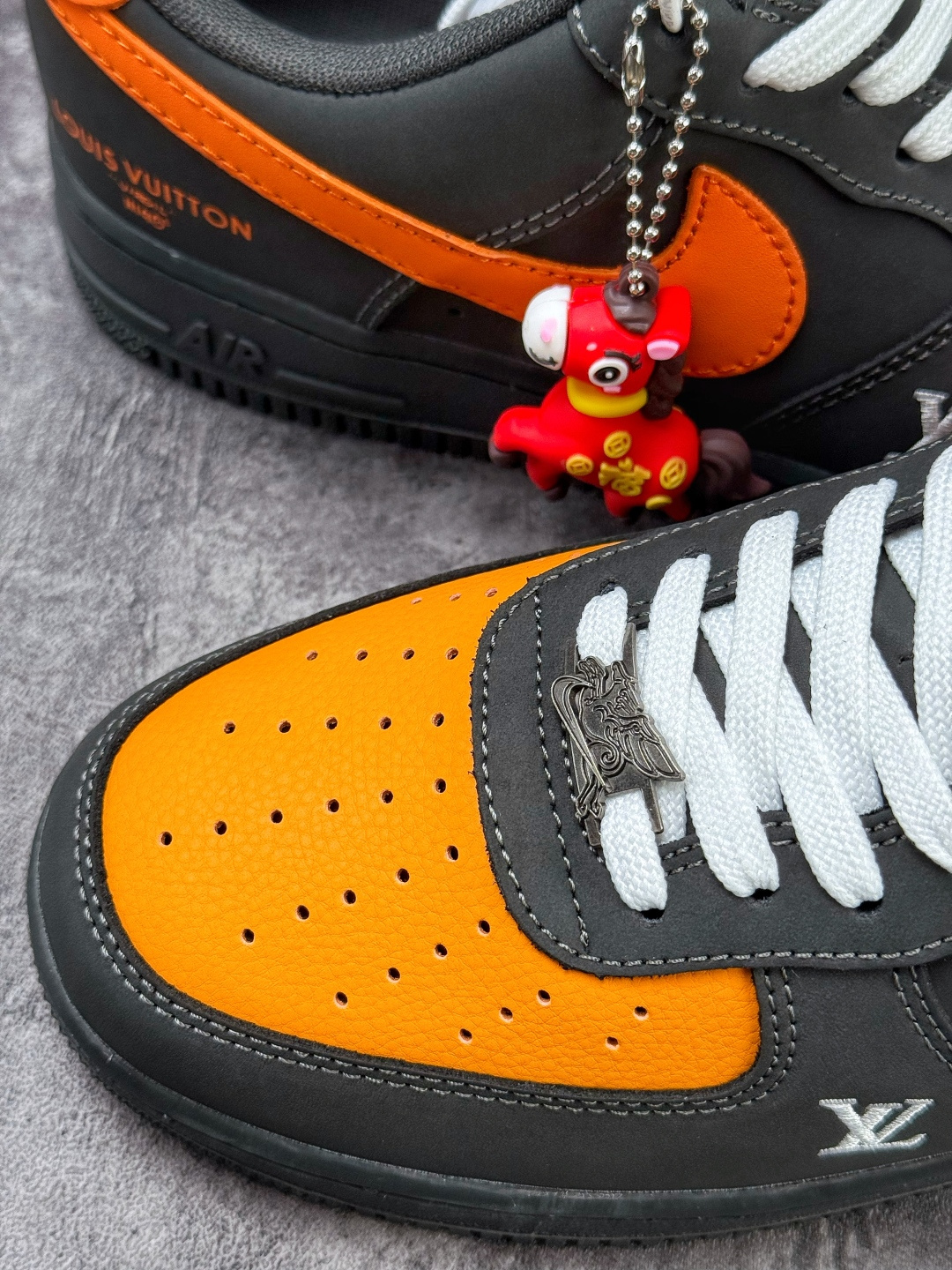 Nike Air Force 1 Low 07 x Louis Vuitton 马年限定 黑橙 XY9025-004-Top High Quatity Cheap Sneakers Fashion Clothing Clothes Bags handbags Shoes of all Brand wholesale With The best Quality And Beautiful Price from China Factory Chinese suppliers wholesaler seller Nike Air Force 1 Low 07 x Louis Vuitton 马年限定 黑橙 XY9025-004