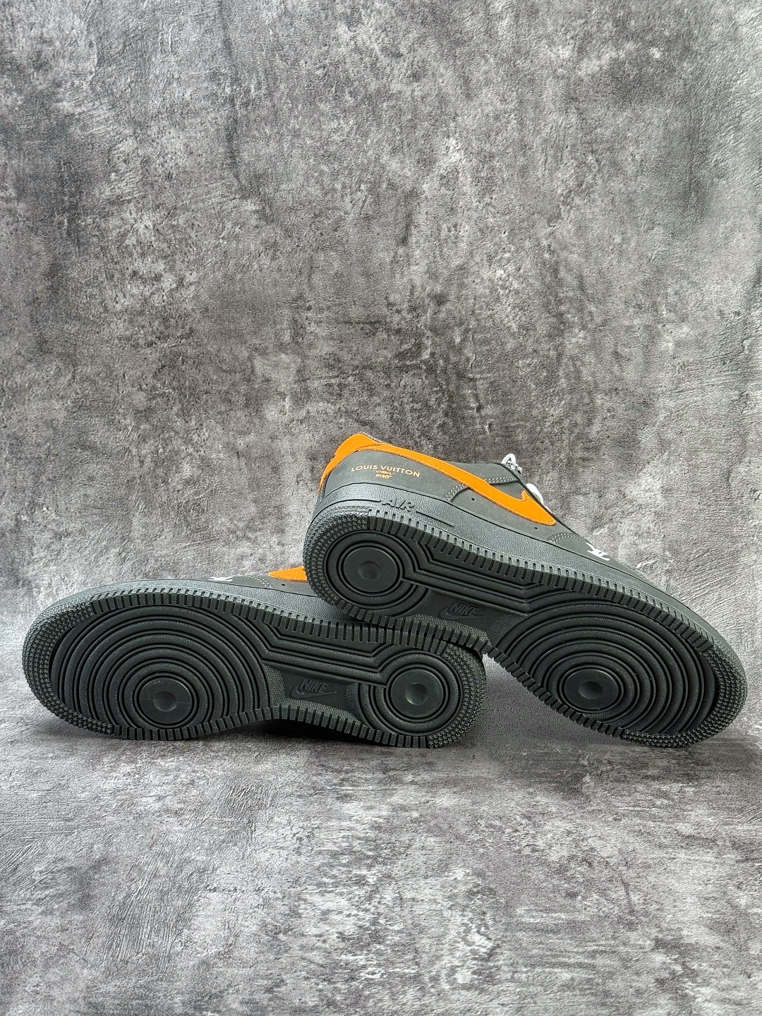 Nike Air Force 1 Low 07 x Louis Vuitton 马年限定 黑橙 XY9025-004-Top High Quatity Cheap Sneakers Fashion Clothing Clothes Bags handbags Shoes of all Brand wholesale With The best Quality And Beautiful Price from China Factory Chinese suppliers wholesaler seller Nike Air Force 1 Low 07 x Louis Vuitton 马年限定 黑橙 XY9025-004