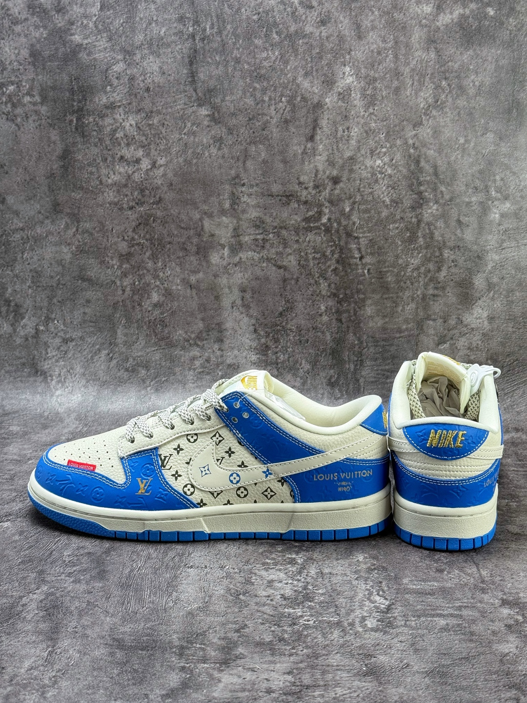 Nike SB Dunk Low x Louis Vuitton 蓝白满印满天星 MN1688-108