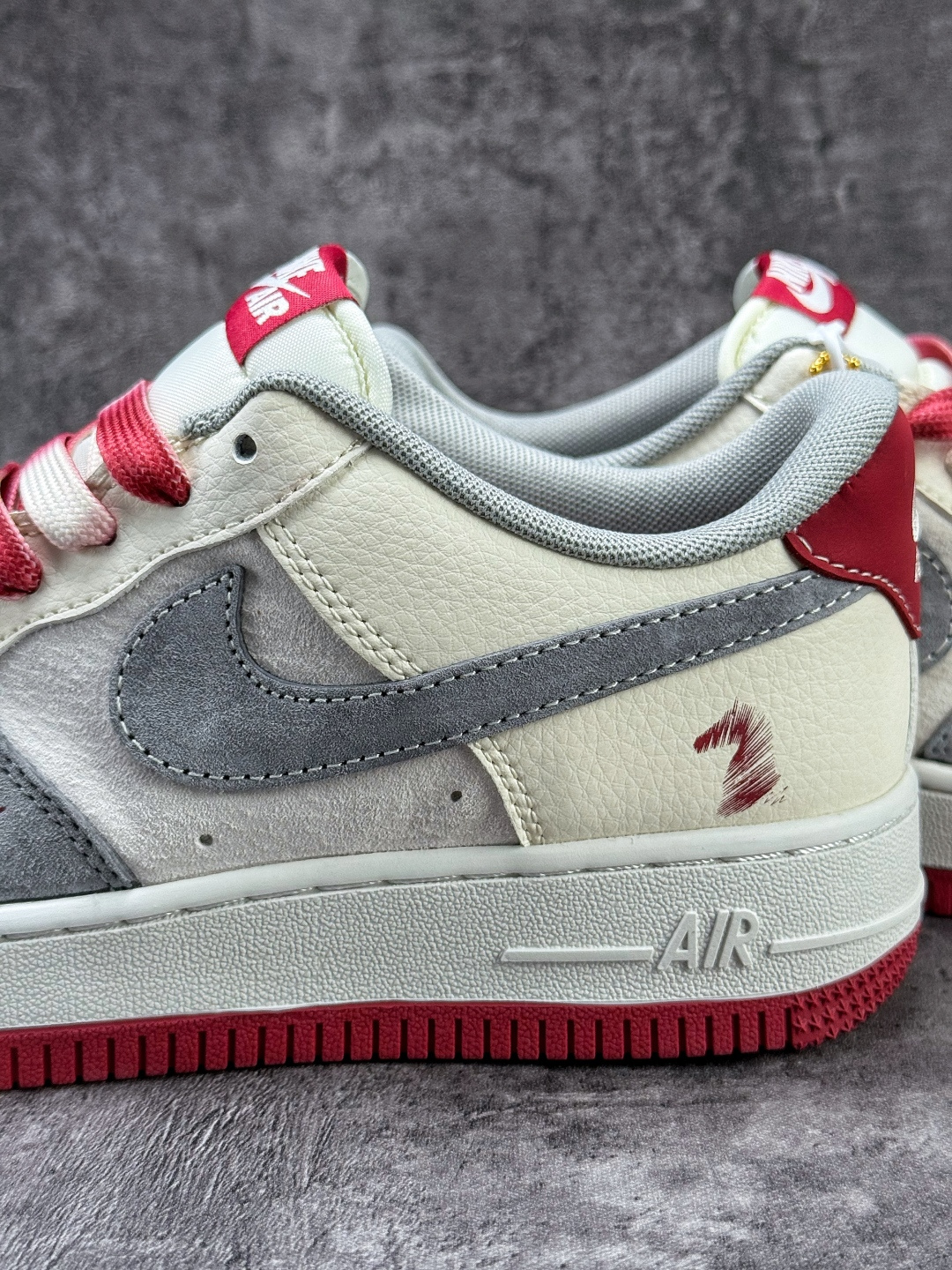 Nike Air Force 1 Low 07 马年限定 灰白红小勾 XT6998-103-Top High Quatity Cheap Sneakers Fashion Clothing Clothes Bags handbags Shoes of all Brand wholesale With The best Quality And Beautiful Price from China Factory Chinese suppliers wholesaler seller Nike Air Force 1 Low 07 马年限定 灰白红小勾 XT6998-103