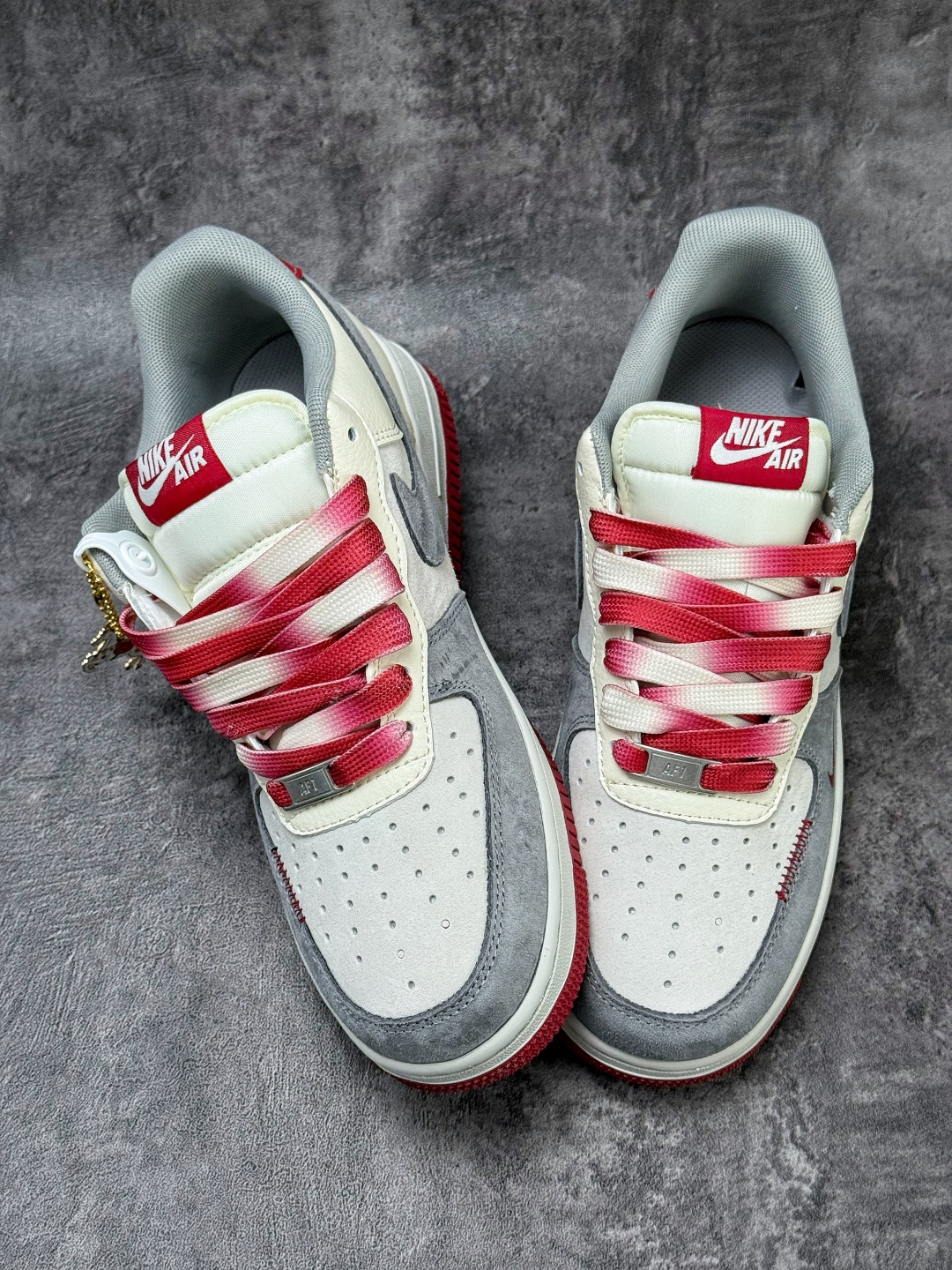 Nike Air Force 1 Low 07 马年限定 灰白红小勾 XT6998-103-Top High Quatity Cheap Sneakers Fashion Clothing Clothes Bags handbags Shoes of all Brand wholesale With The best Quality And Beautiful Price from China Factory Chinese suppliers wholesaler seller Nike Air Force 1 Low 07 马年限定 灰白红小勾 XT6998-103