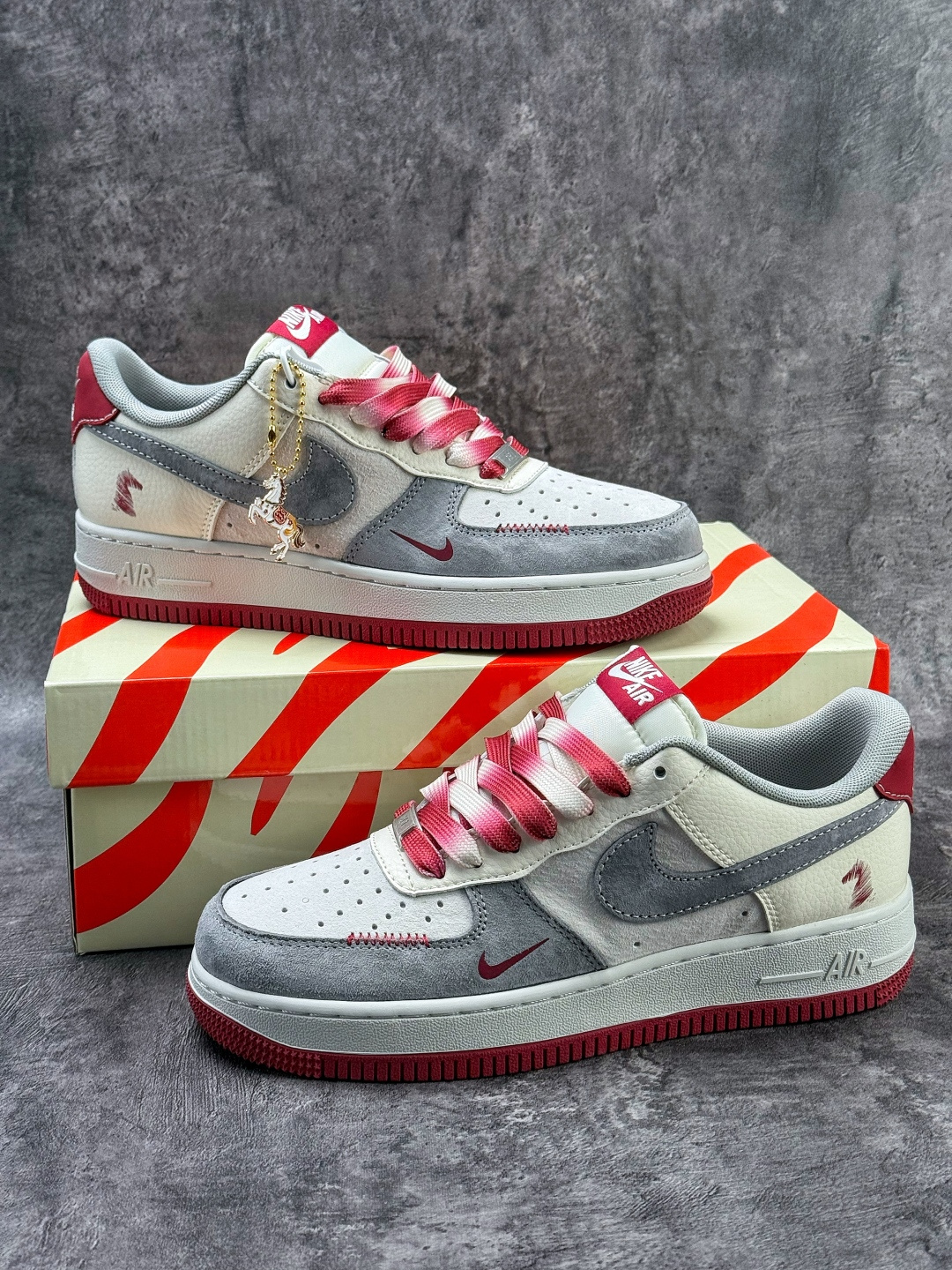 Nike Air Force 1 Low 07 马年限定 灰白红小勾 XT6998-103-Top High Quatity Cheap Sneakers Fashion Clothing Clothes Bags handbags Shoes of all Brand wholesale With The best Quality And Beautiful Price from China Factory Chinese suppliers wholesaler seller Nike Air Force 1 Low 07 马年限定 灰白红小勾 XT6998-103
