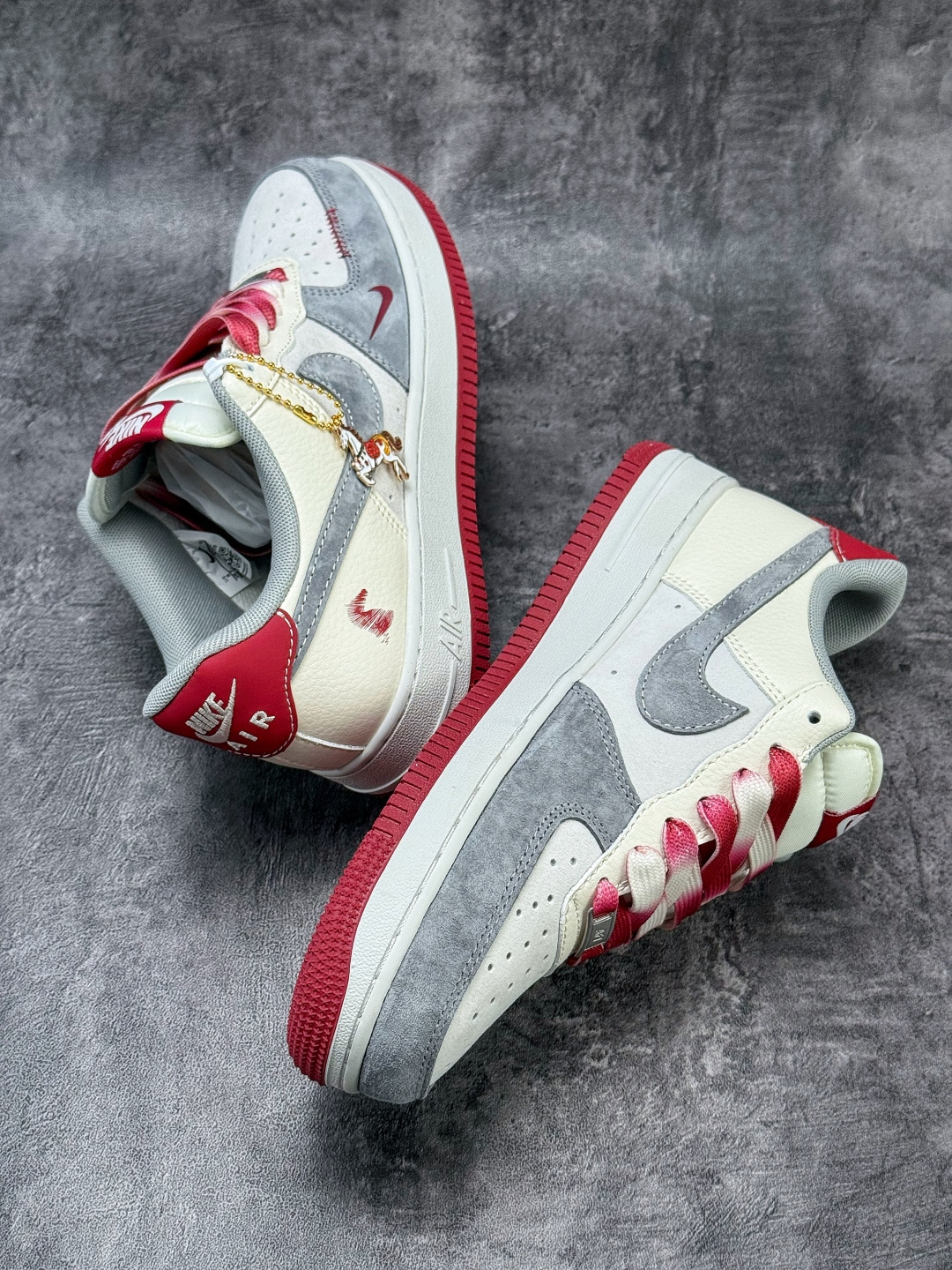 Nike Air Force 1 Low 07 马年限定 灰白红小勾 XT6998-103-Top High Quatity Cheap Sneakers Fashion Clothing Clothes Bags handbags Shoes of all Brand wholesale With The best Quality And Beautiful Price from China Factory Chinese suppliers wholesaler seller Nike Air Force 1 Low 07 马年限定 灰白红小勾 XT6998-103