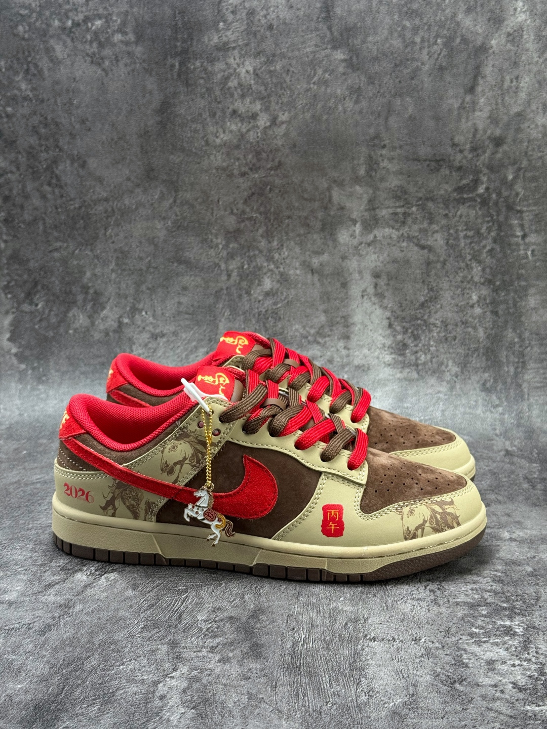 Nike SB Dunk Low 马年限定 棕红 YX5066-398-Top High Quatity Cheap Sneakers Fashion Clothing Clothes Bags handbags Shoes of all Brand wholesale With The best Quality And Beautiful Price from China Factory Chinese suppliers wholesaler seller Nike SB Dunk Low 马年限定 棕红 YX5066-398