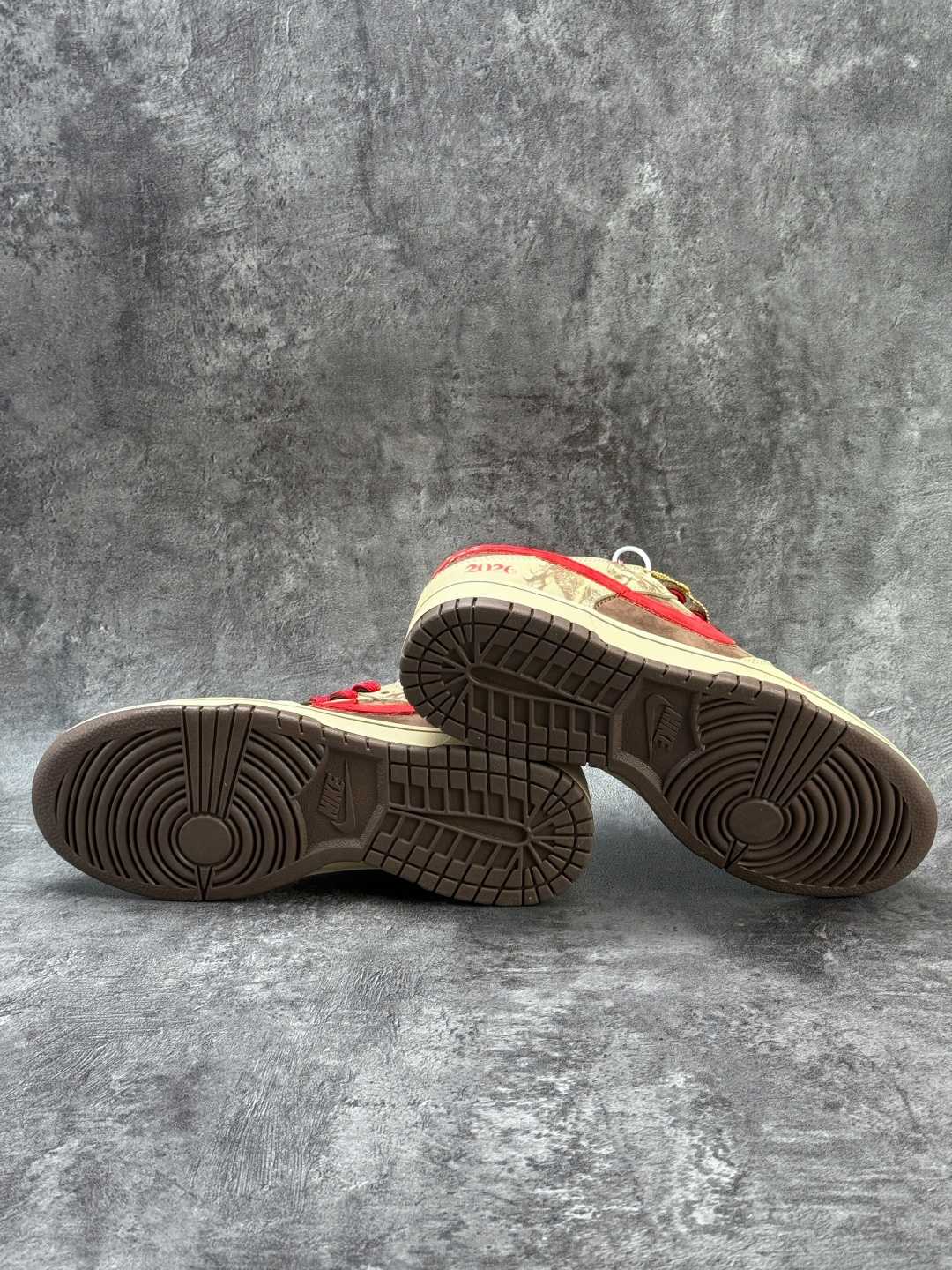 Nike SB Dunk Low 马年限定 棕红 YX5066-398-Top High Quatity Cheap Sneakers Fashion Clothing Clothes Bags handbags Shoes of all Brand wholesale With The best Quality And Beautiful Price from China Factory Chinese suppliers wholesaler seller Nike SB Dunk Low 马年限定 棕红 YX5066-398