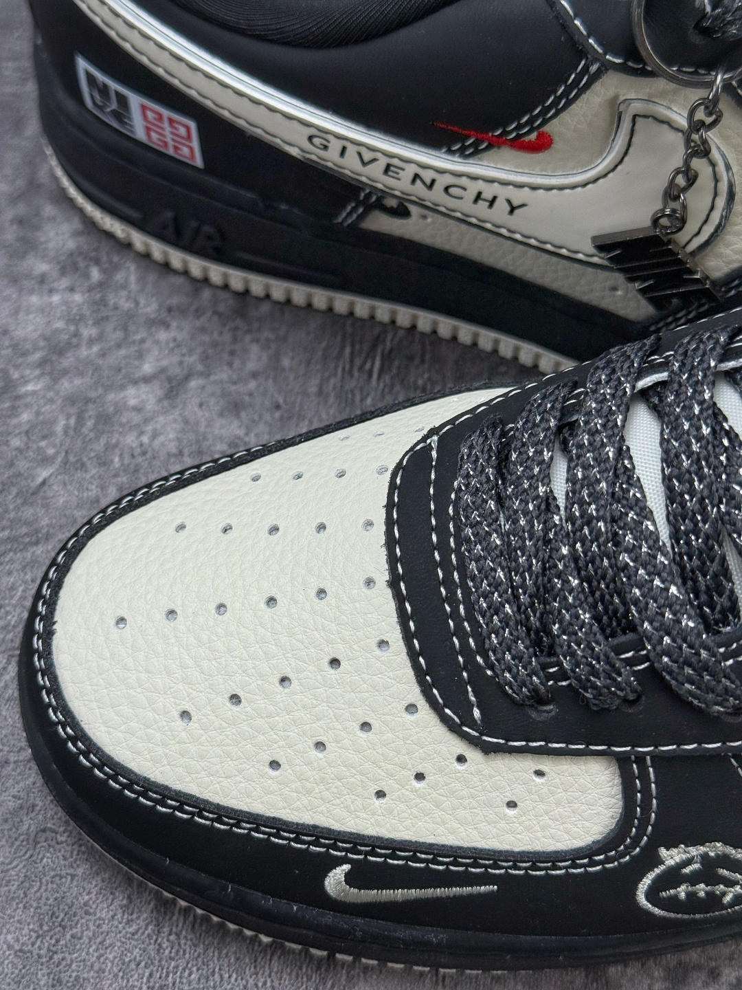 Nike Air Force 1 Low 07 x GIVENCHY 黑白三小勾满天星 XL1979-131-Top High Quatity Cheap Sneakers Fashion Clothing Clothes Bags handbags Shoes of all Brand wholesale With The best Quality And Beautiful Price from China Factory Chinese suppliers wholesaler seller Nike Air Force 1 Low 07 x GIVENCHY 黑白三小勾满天星 XL1979-131