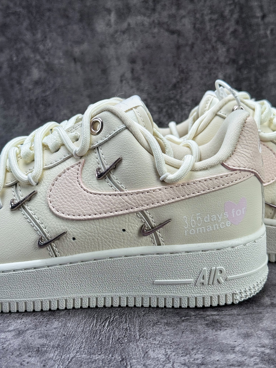 Nike Air Force 1 Low 07 白粉四小勾 FV8110-181-Top High Quatity Cheap Sneakers Fashion Clothing Clothes Bags handbags Shoes of all Brand wholesale With The best Quality And Beautiful Price from China Factory Chinese suppliers wholesaler seller Nike Air Force 1 Low 07 白粉四小勾 FV8110-181