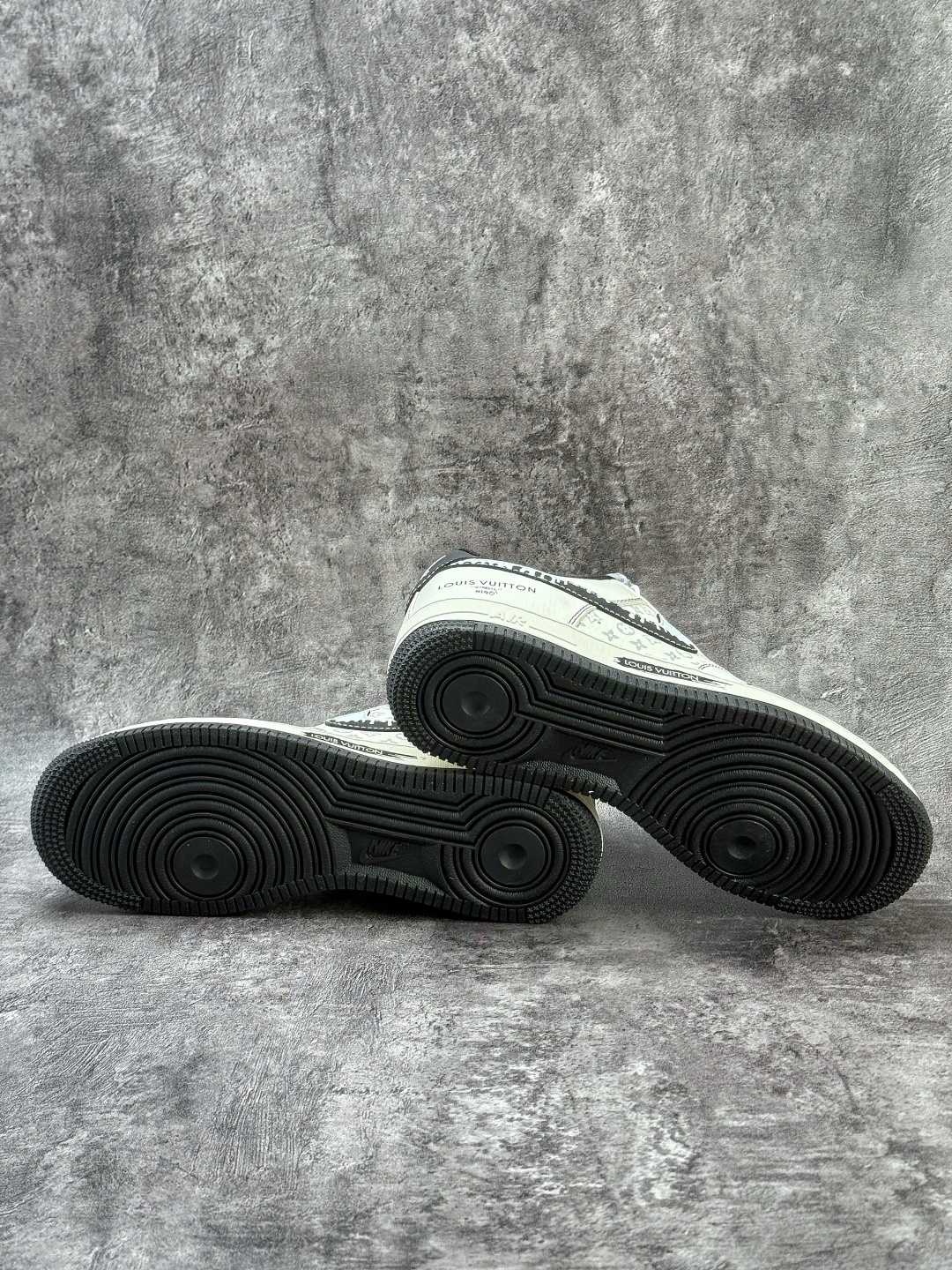 Nike Air Force 1 Low 07 x Louis Vuitton 白黑 KG6699-F31-Top High Quatity Cheap Sneakers Fashion Clothing Clothes Bags handbags Shoes of all Brand wholesale With The best Quality And Beautiful Price from China Factory Chinese suppliers wholesaler seller Nike Air Force 1 Low 07 x Louis Vuitton 白黑 KG6699-F31