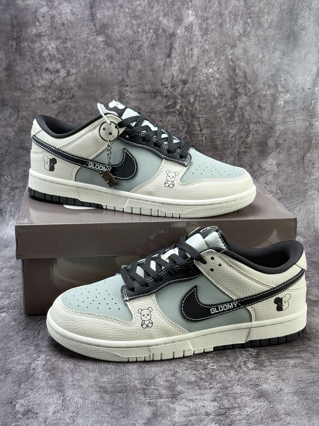 Nike SB Dunk Low 暴力熊 白灰黑 TX1688-017-Top High Quatity Cheap Sneakers Fashion Clothing Clothes Bags handbags Shoes of all Brand wholesale With The best Quality And Beautiful Price from China Factory Chinese suppliers wholesaler seller Nike SB Dunk Low 暴力熊 白灰黑 TX1688-017